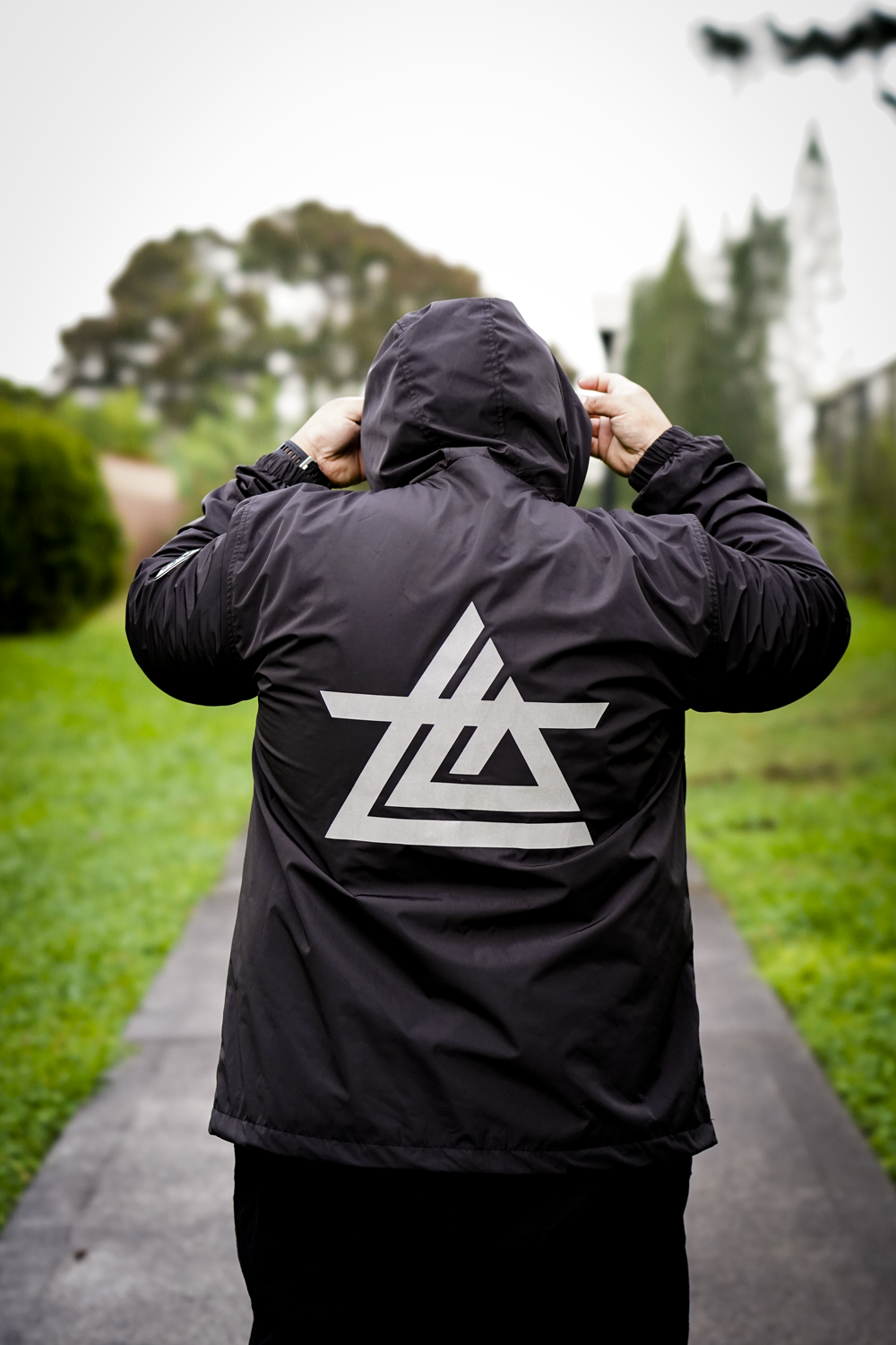 Anorak style windbreaker